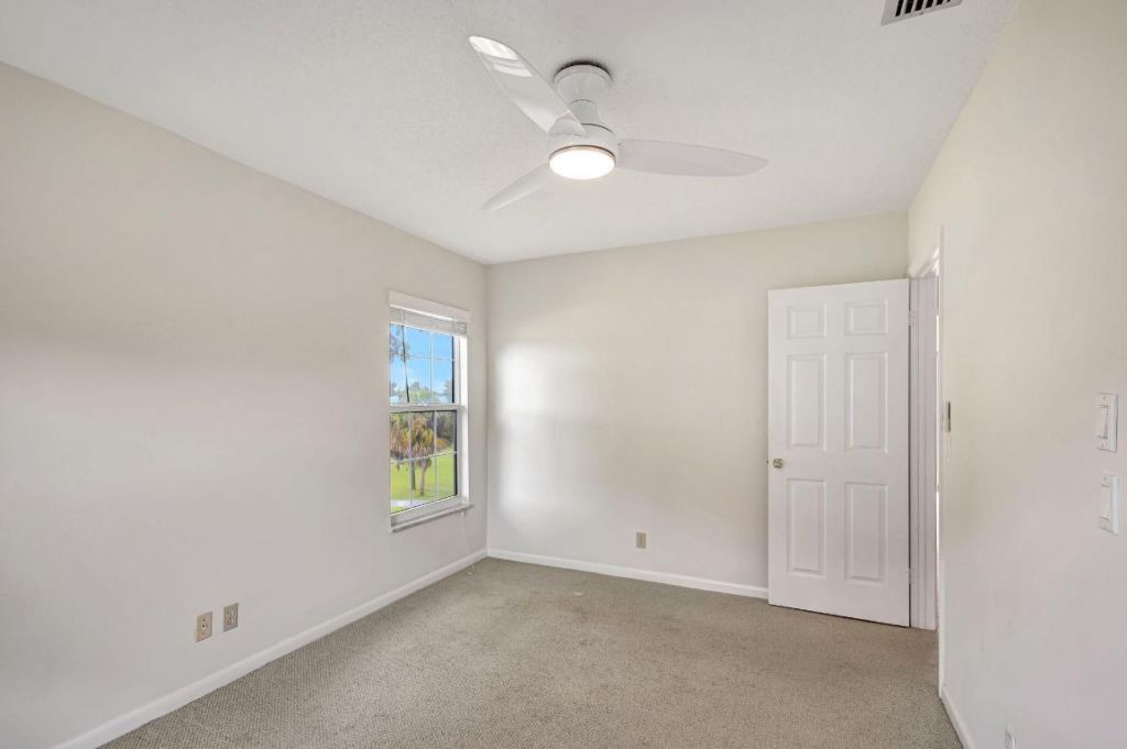 18350 SE Wood Haven Lane, Unit F, Jupiter, FL 33469 Photo