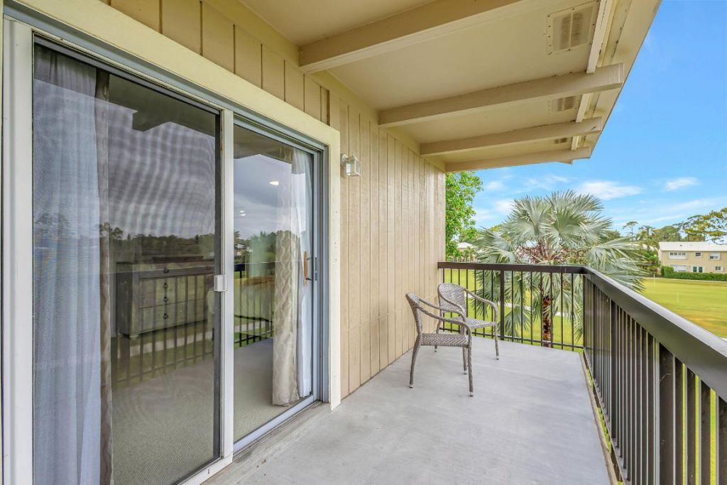 18350 SE Wood Haven Lane, Unit F, Jupiter, FL 33469 Photo