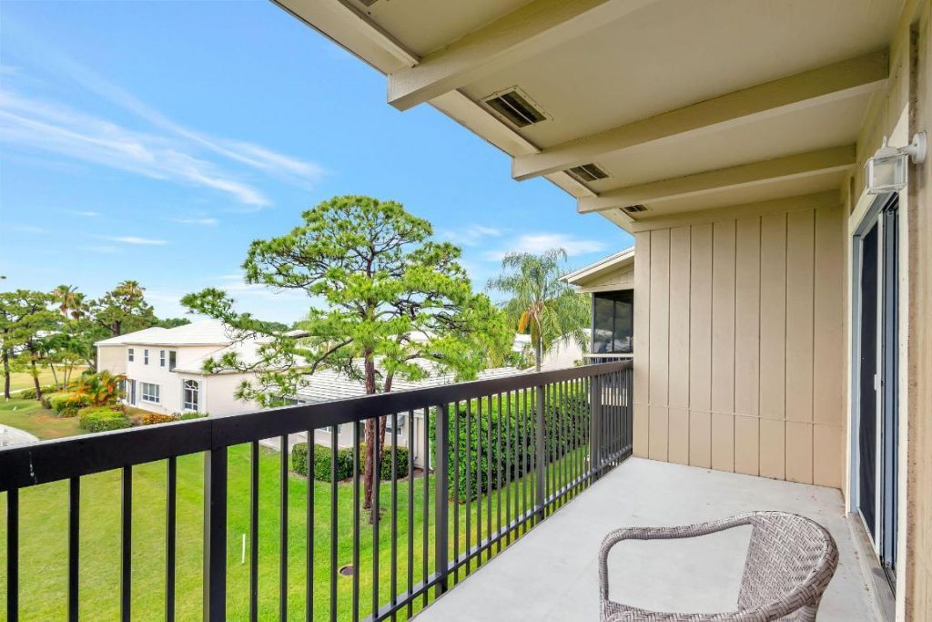 18350 SE Wood Haven Lane, Unit F, Jupiter, FL 33469 Photo