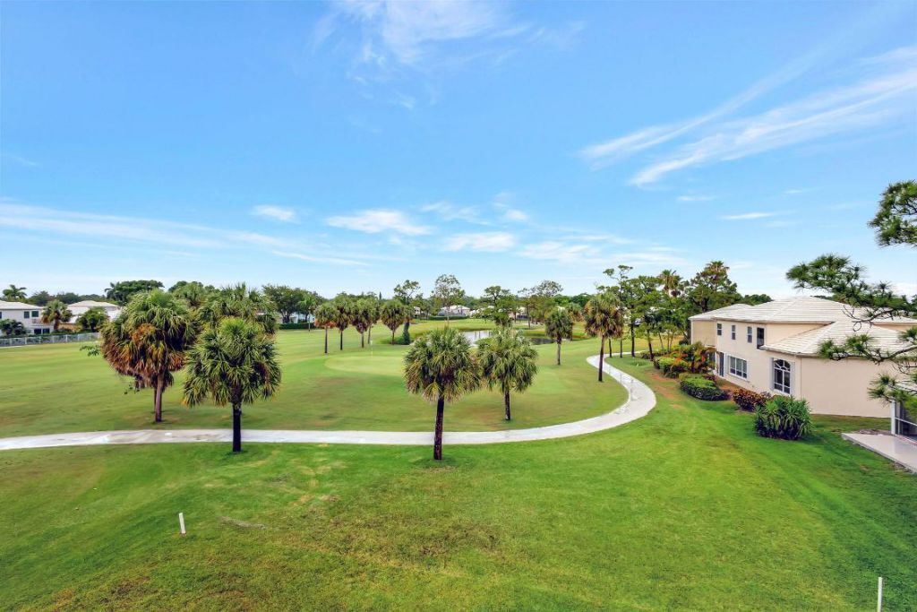 18350 SE Wood Haven Lane, Unit F, Jupiter, FL 33469 Photo