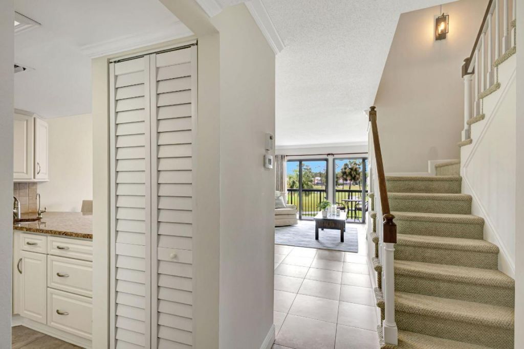 18350 SE Wood Haven Lane, Unit F, Jupiter, FL 33469 Photo
