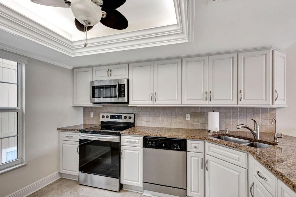 18350 SE Wood Haven Lane, Unit F, Jupiter, FL 33469 Photo