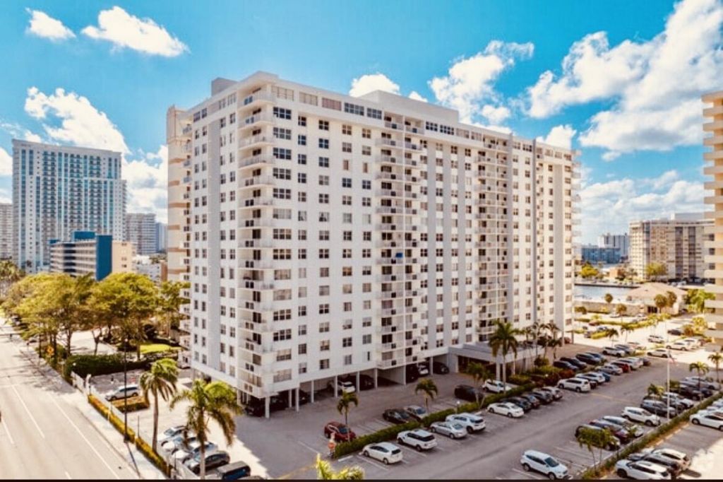 1849 S Ocean Drive, Unit 1105, Hallandale Beach, FL 33009 Photo