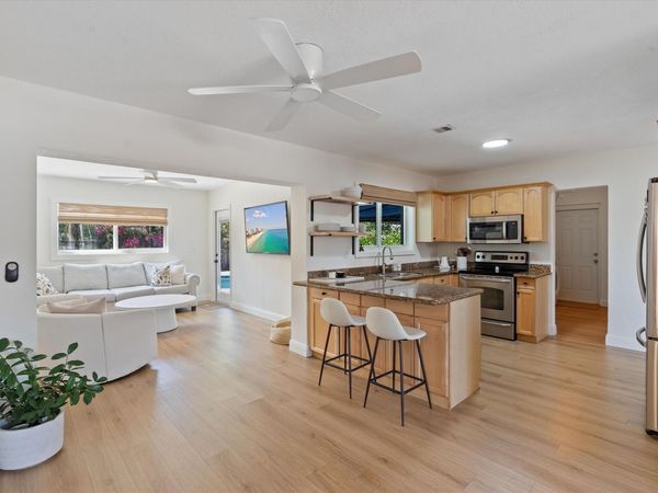 4921 NE 23rd Avenue, Lighthouse Point, FL 33064