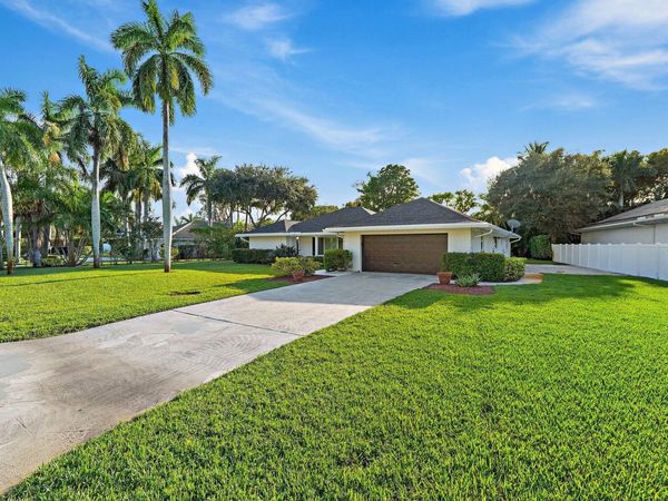 18799 Rio Vista Drive, Jupiter, FL 33469