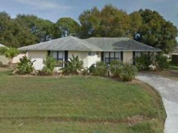 1731 SE Lorraine Street, Port St. Lucie, FL 34953