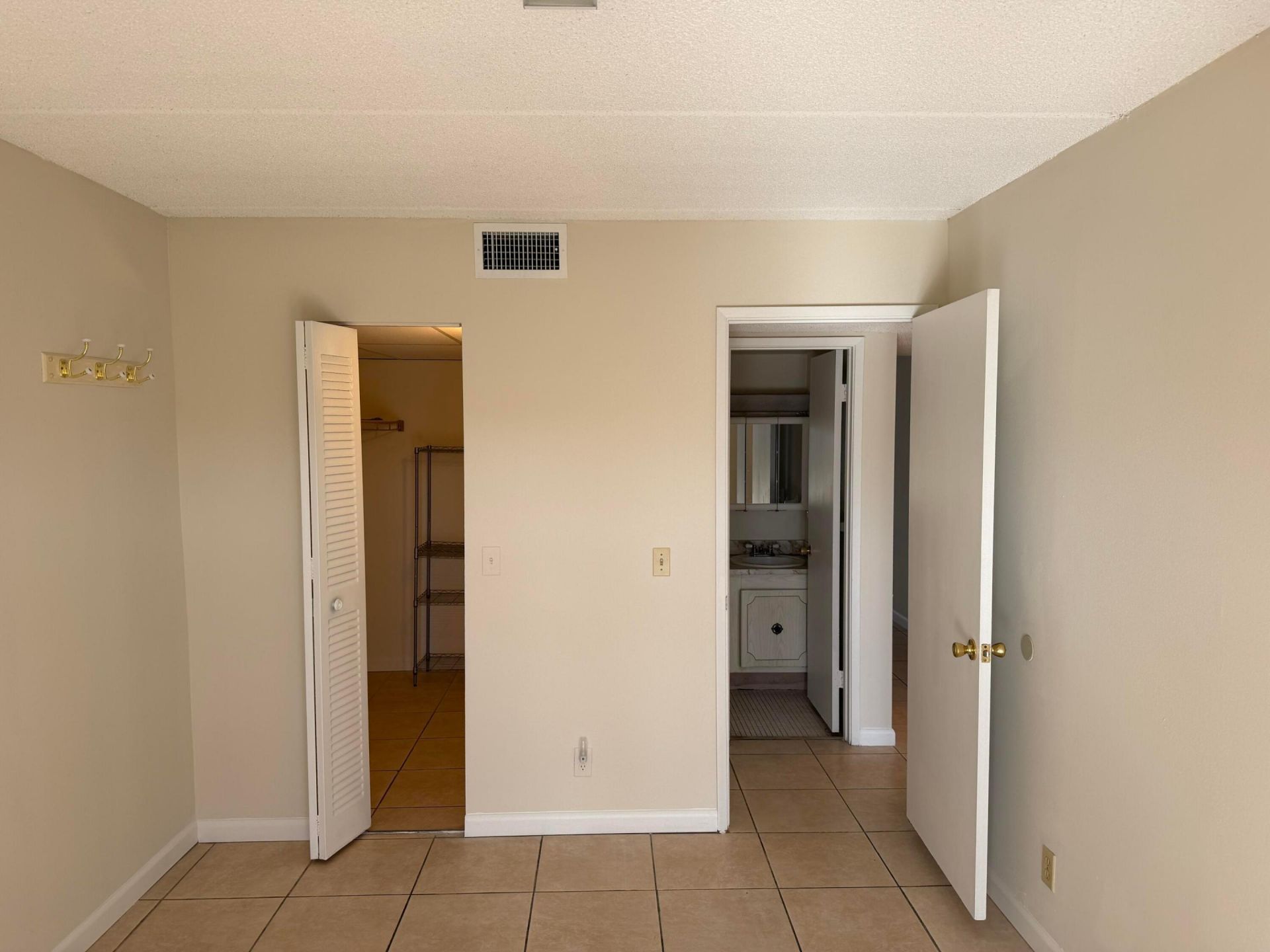 500 Village Green Circle W, Unit 212, Palm Springs, FL 33461 Photo