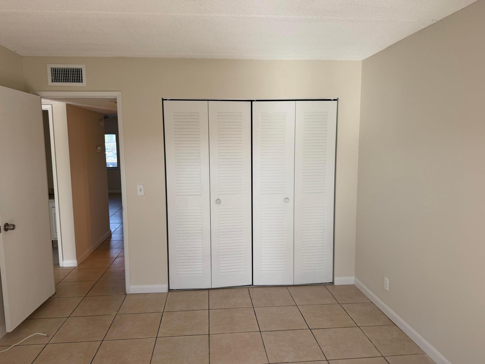 500 Village Green Circle W, Unit 212, Palm Springs, FL 33461 Photo