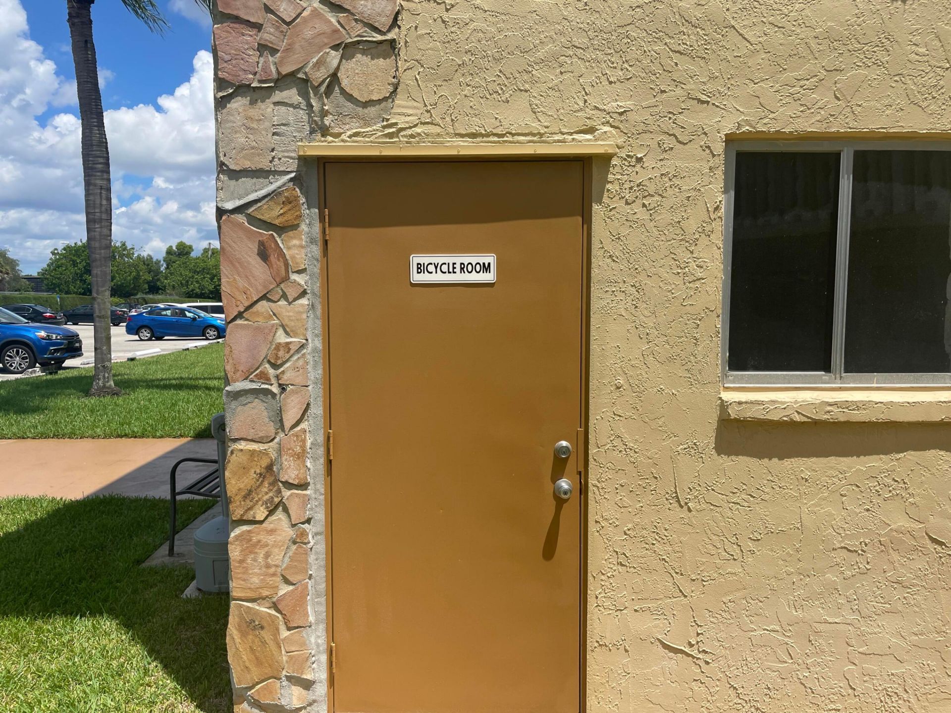 500 Village Green Circle W, Unit 212, Palm Springs, FL 33461 Photo