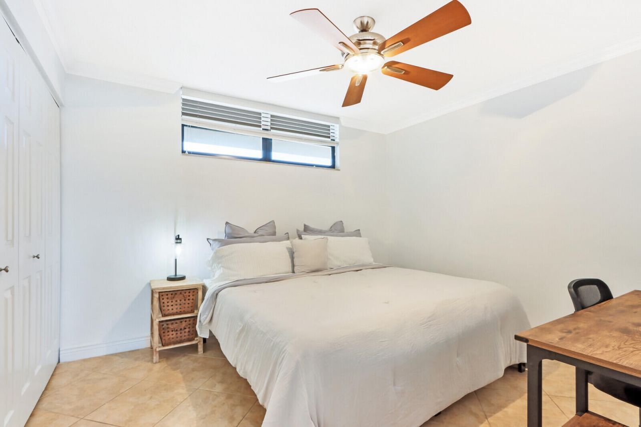 145 S Ocean Avenue, Unit 808, Palm Beach Shores, FL 33404 Photo