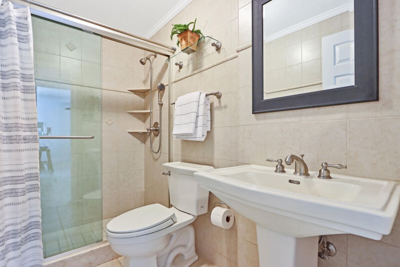 145 S Ocean Avenue, Unit 808, Palm Beach Shores, FL 33404 Photo