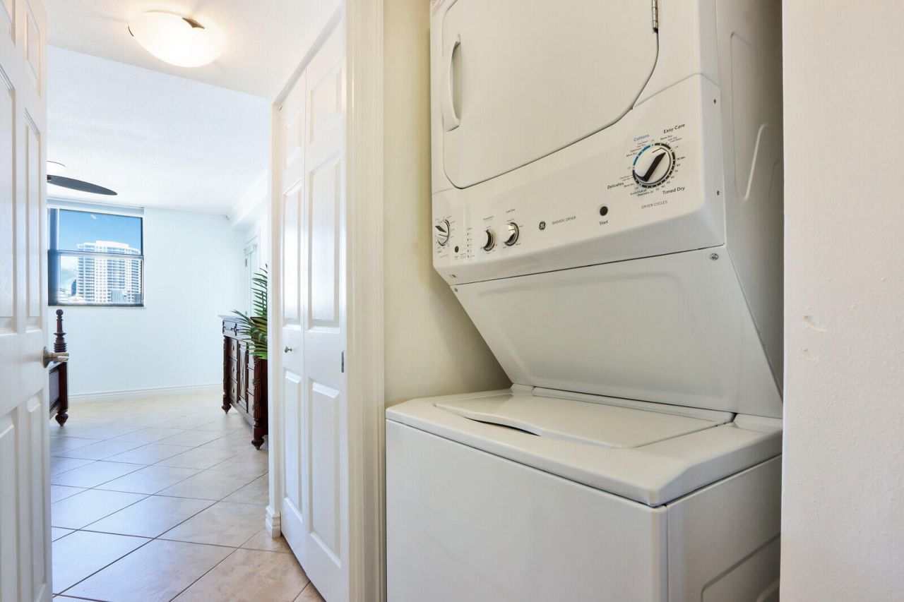 145 S Ocean Avenue, Unit 808, Palm Beach Shores, FL 33404 Photo