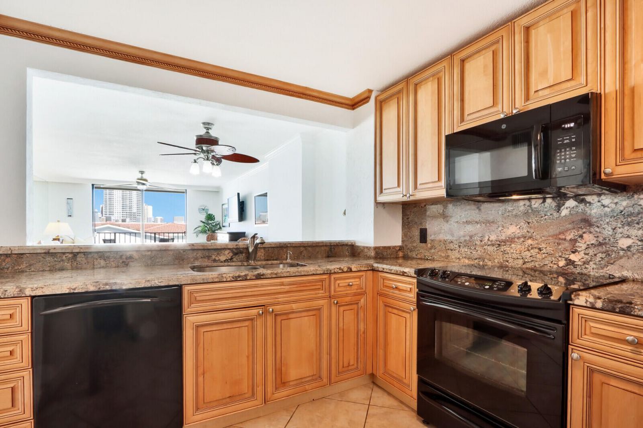 145 S Ocean Avenue, Unit 808, Palm Beach Shores, FL 33404 Photo