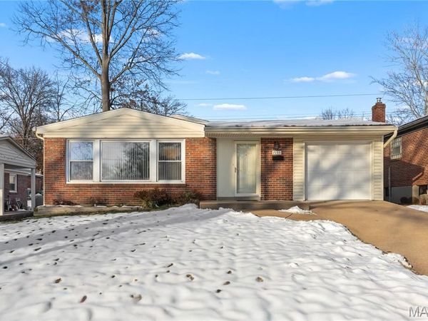 7155 Willow Tree Lane, St Louis, MO 63130