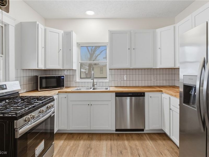 319 W 27th Street, Lorain, OH 44055 Photo 17