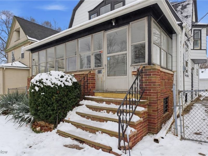 319 W 27th Street, Lorain, OH 44055 Photo 3