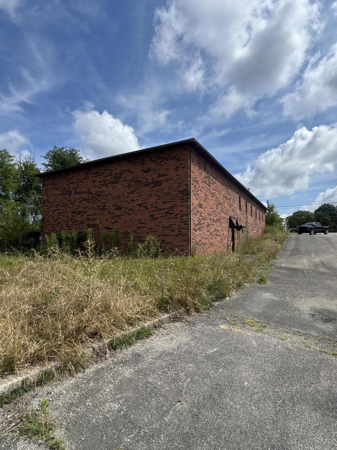 001 North Laurel Road, London, KY 40741 Main Photo