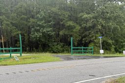 450 River Blf Trail photo 4