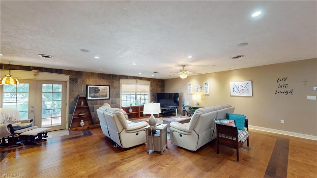 1487 Bass Ln, Fort Myers, FL 33919 Photo