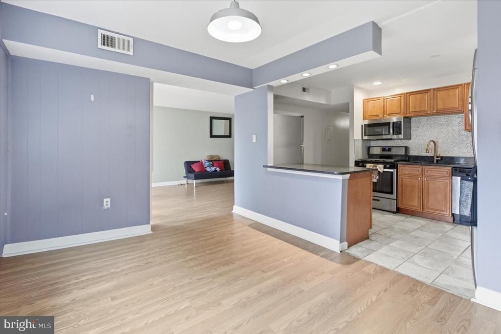 8459 Greenbelt Road, Unit T-1, Greenbelt, MD 20770 Main Photo