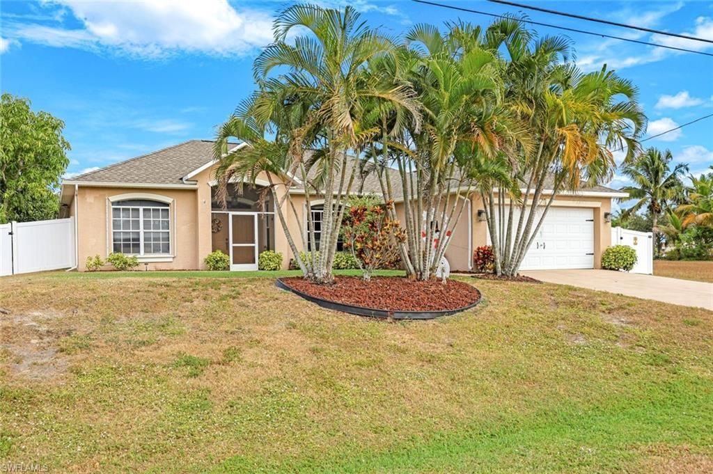 2427 NW 25th St, Cape Coral, FL 33993 Photo