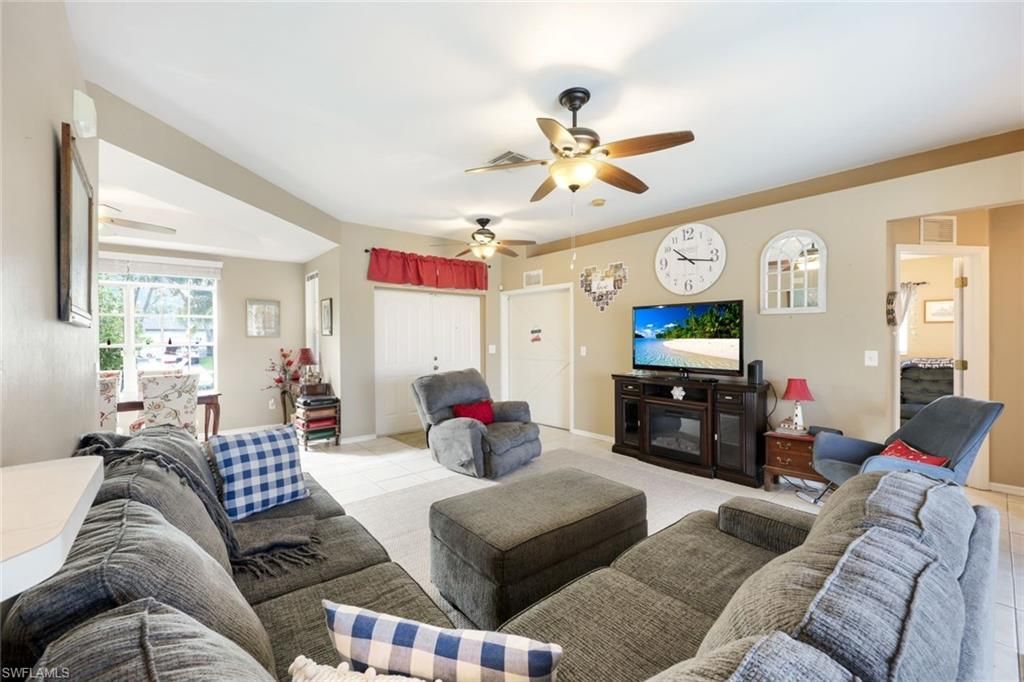 2427 NW 25th St, Cape Coral, FL 33993 Photo