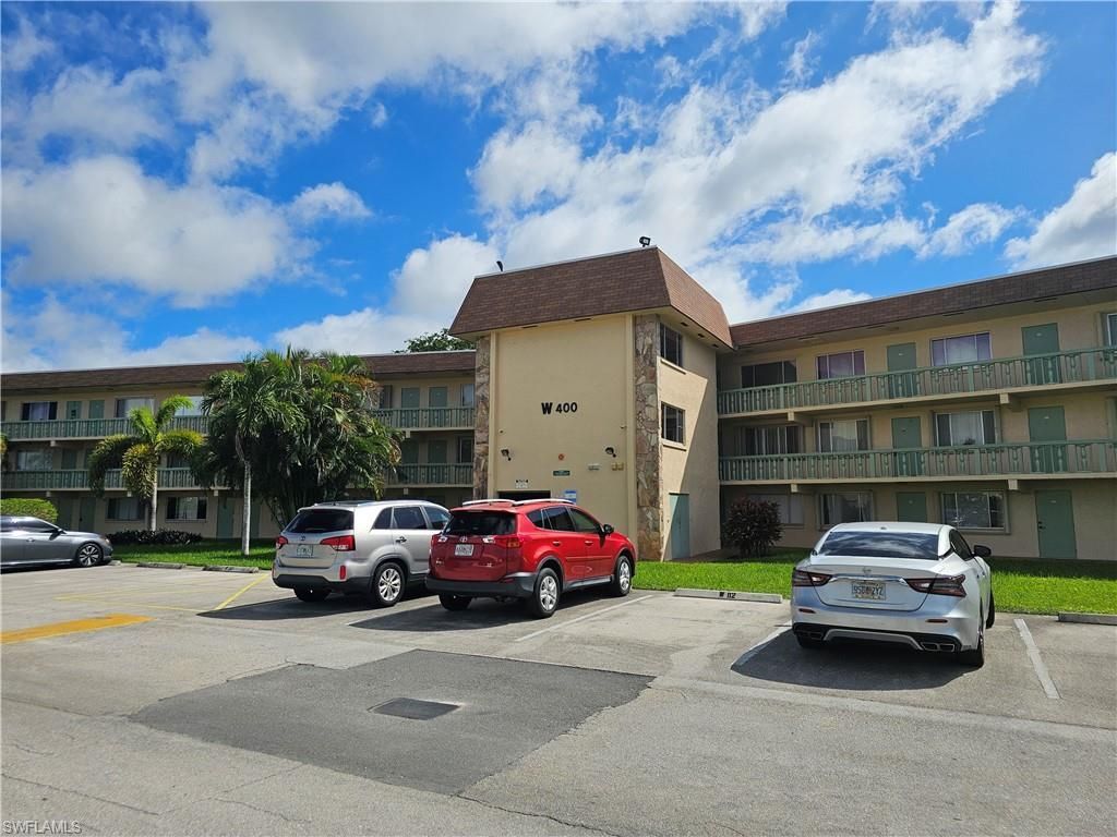 400 Village Green Cir, Unit 205, Palm Springs, FL 33461 Photo