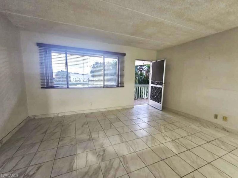 400 Village Green Cir, Unit 205, Palm Springs, FL 33461 Photo
