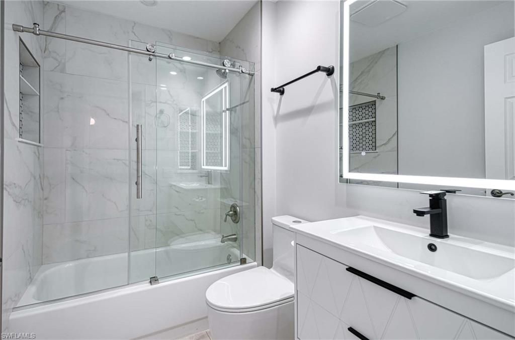 13030 Amberley Ct, Unit 411, Bonita Springs, FL 34135 Photo