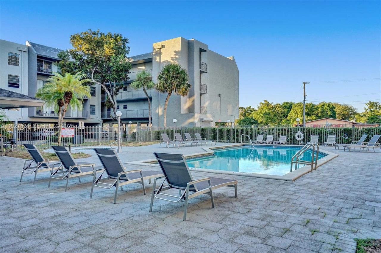 1595 NE 135th St, Unit 334, North Miami, FL 33161 Photo