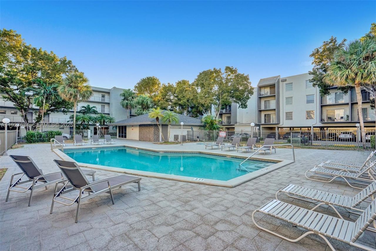 1595 NE 135th St, Unit 334, North Miami, FL 33161 Photo
