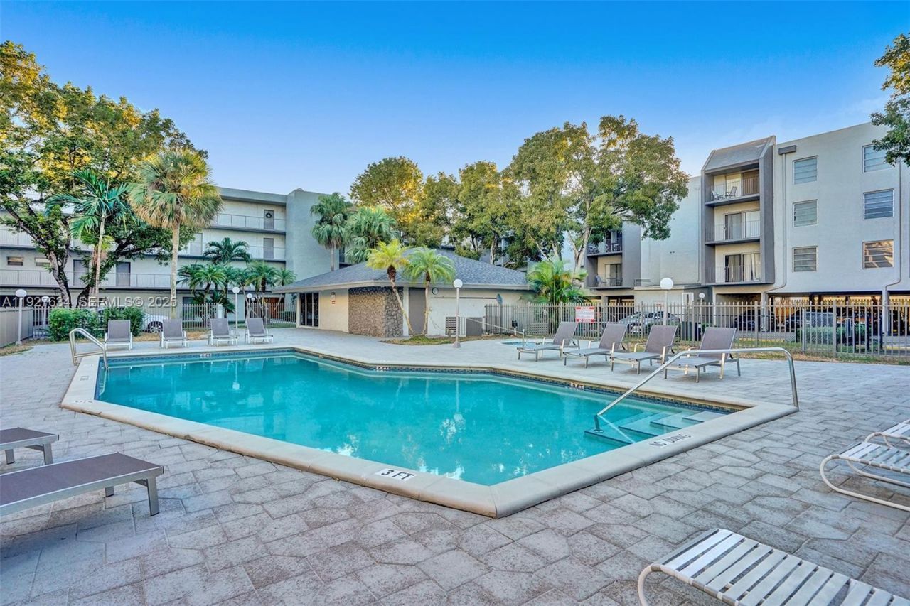 1595 NE 135th St, Unit 334, North Miami, FL 33161 Photo