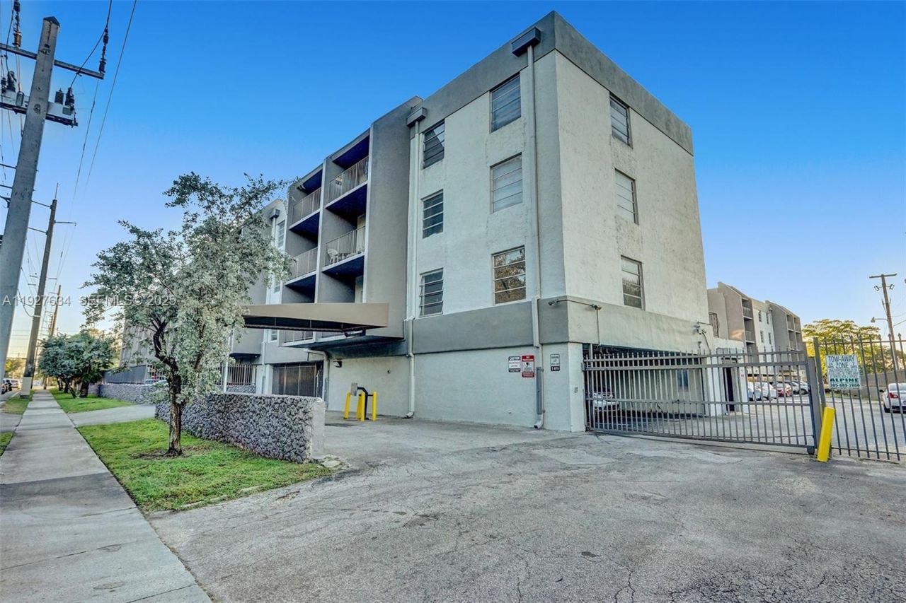 1595 NE 135th St, Unit 334, North Miami, FL 33161 Photo