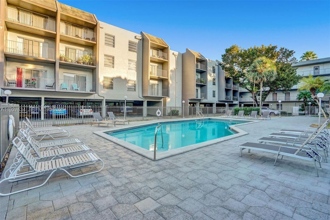1595 NE 135th St, Unit 334, North Miami, FL 33161 Photo
