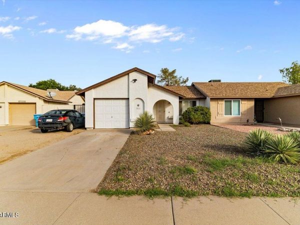 3004 W IRMA Lane, Phoenix, AZ 85027