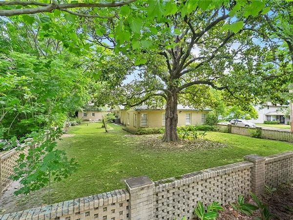 2 MARYLAND Drive, New Orleans, LA 70124