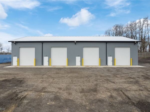204 Trump Avenue NE, East Canton, OH 44730