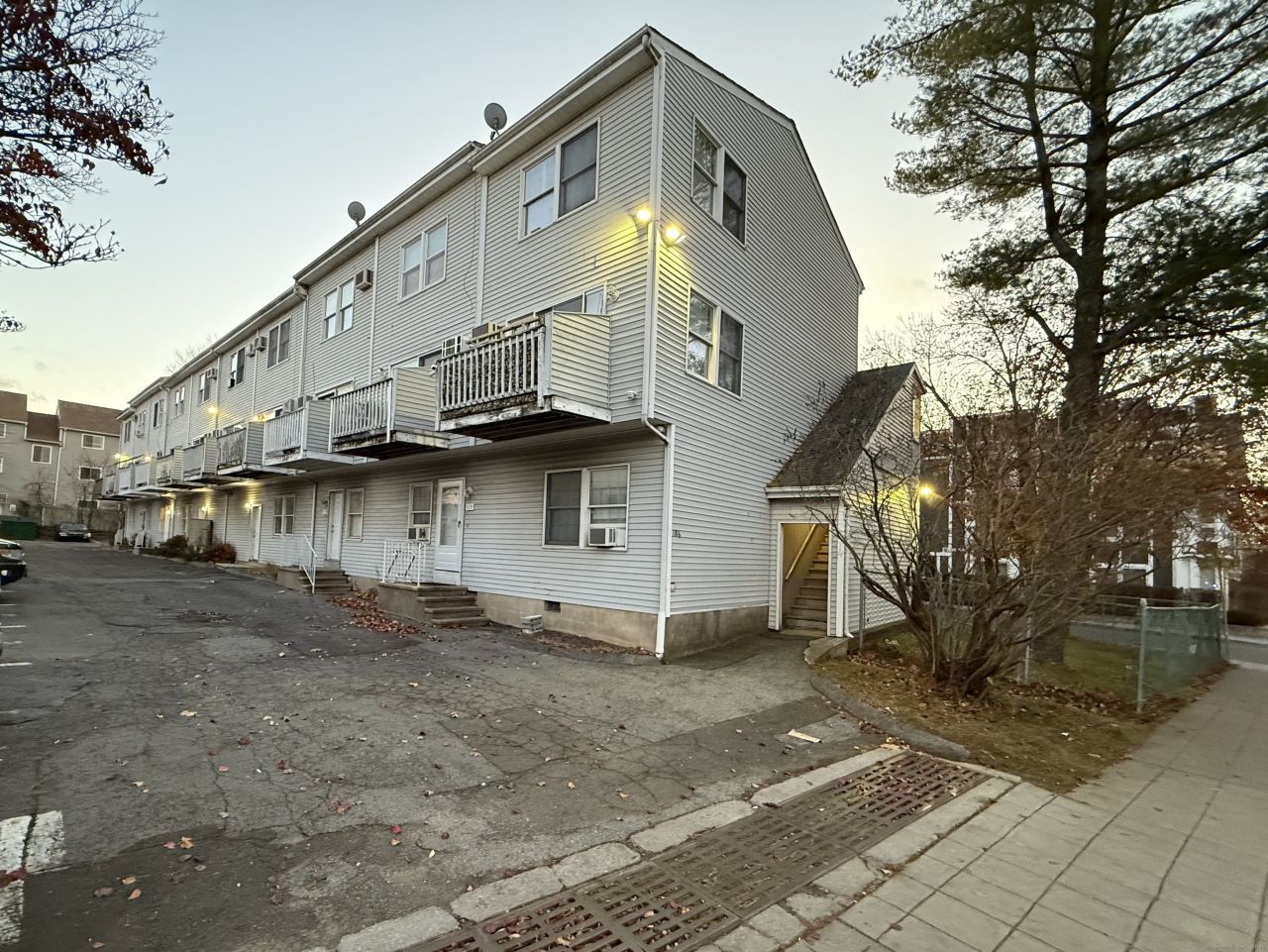 186 Stillwater, Unit APT 129, Stamford, CT 06902 Main Photo
