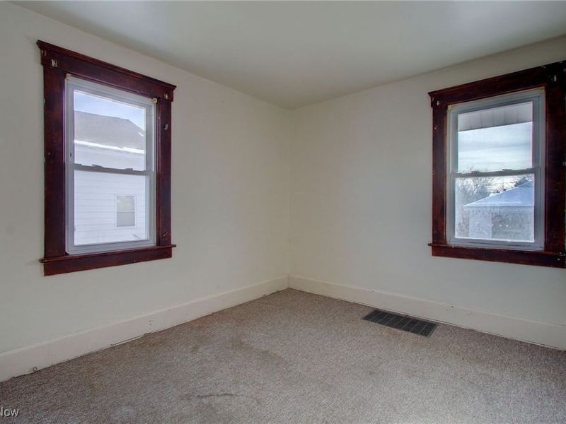 210 E Gorgas Street, Louisville, OH 44641 Photo 18