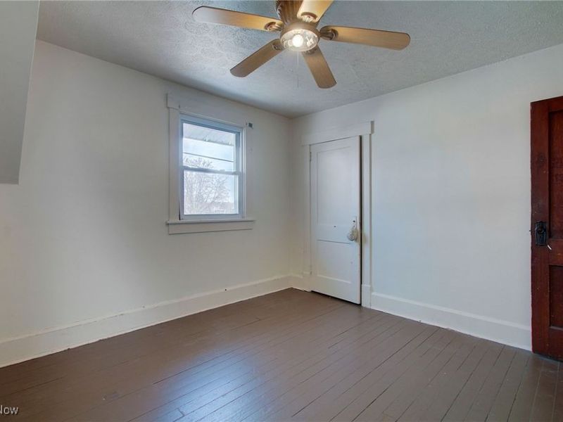 210 E Gorgas Street, Louisville, OH 44641 Photo 24