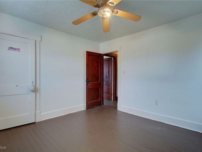 210 E Gorgas Street, Louisville, OH 44641 Photo 25