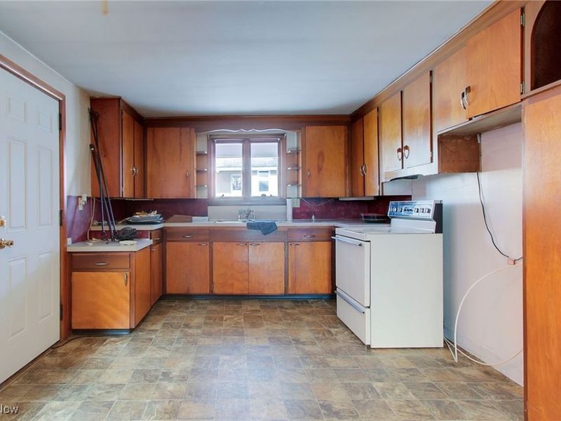 210 E Gorgas Street, Louisville, OH 44641 Photo 42