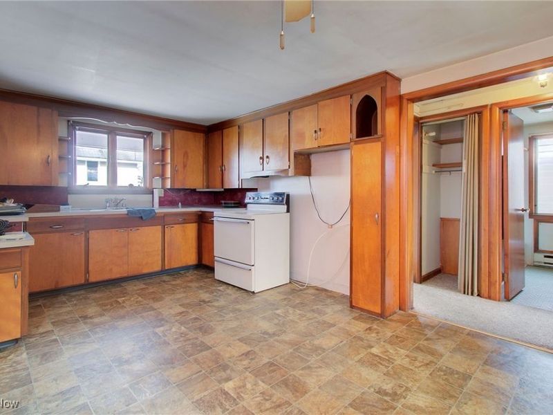 210 E Gorgas Street, Louisville, OH 44641 Photo 43