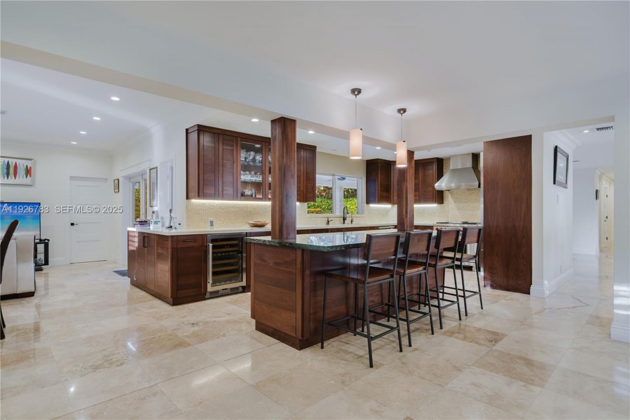 6755 SW 99th Ter, Pinecrest, FL 33156 Photo