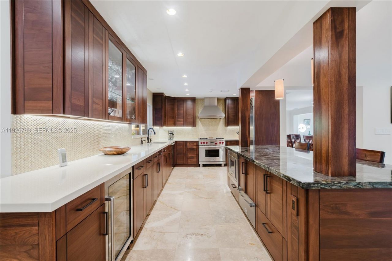 6755 SW 99th Ter, Pinecrest, FL 33156 Photo