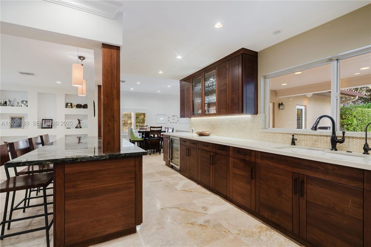 6755 SW 99th Ter, Pinecrest, FL 33156 Photo