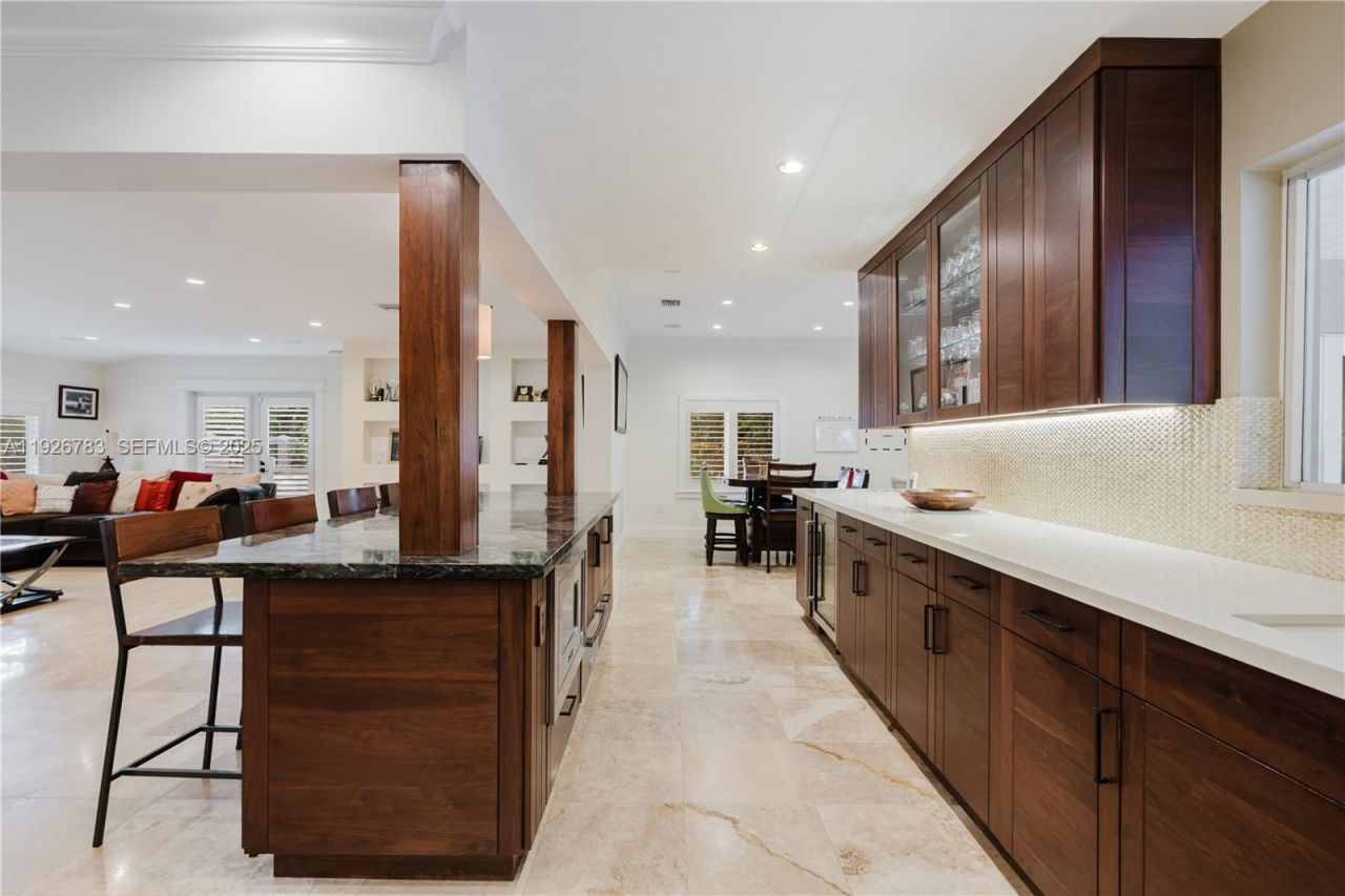 6755 SW 99th Ter, Pinecrest, FL 33156 Photo