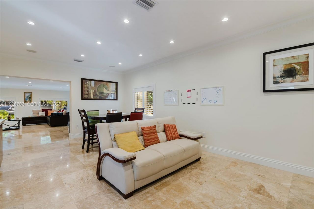 6755 SW 99th Ter, Pinecrest, FL 33156 Photo