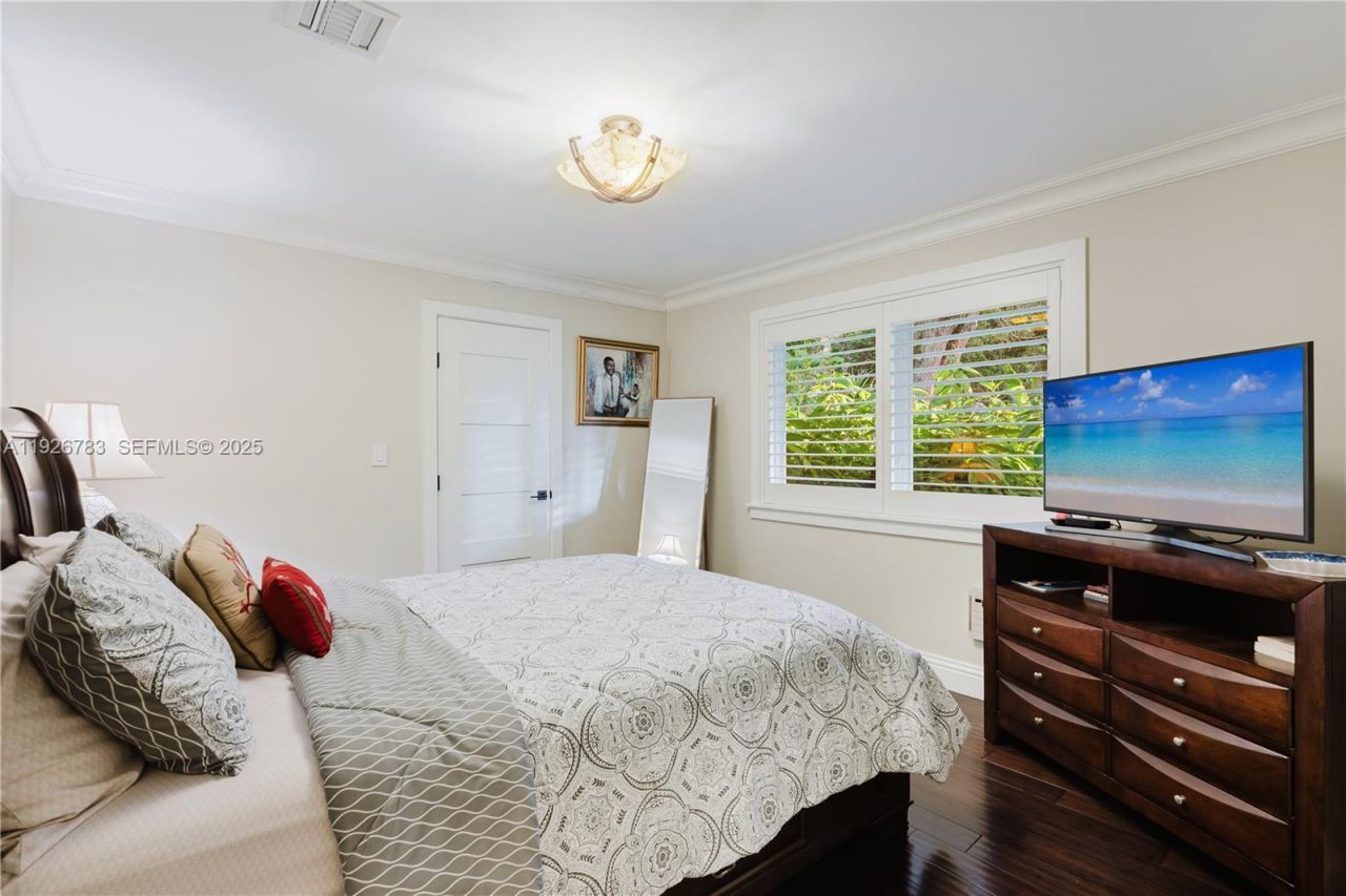 6755 SW 99th Ter, Pinecrest, FL 33156 Photo