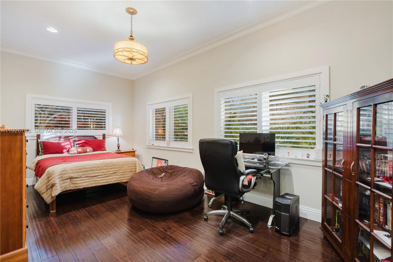 6755 SW 99th Ter, Pinecrest, FL 33156 Photo